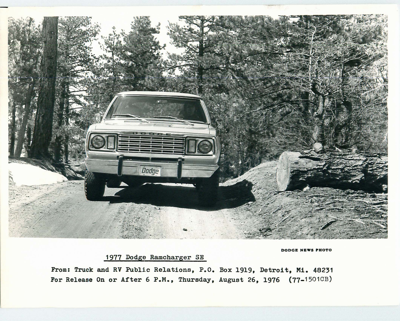 n_1977 Dodge Ramcharger PR Photo-10.jpg